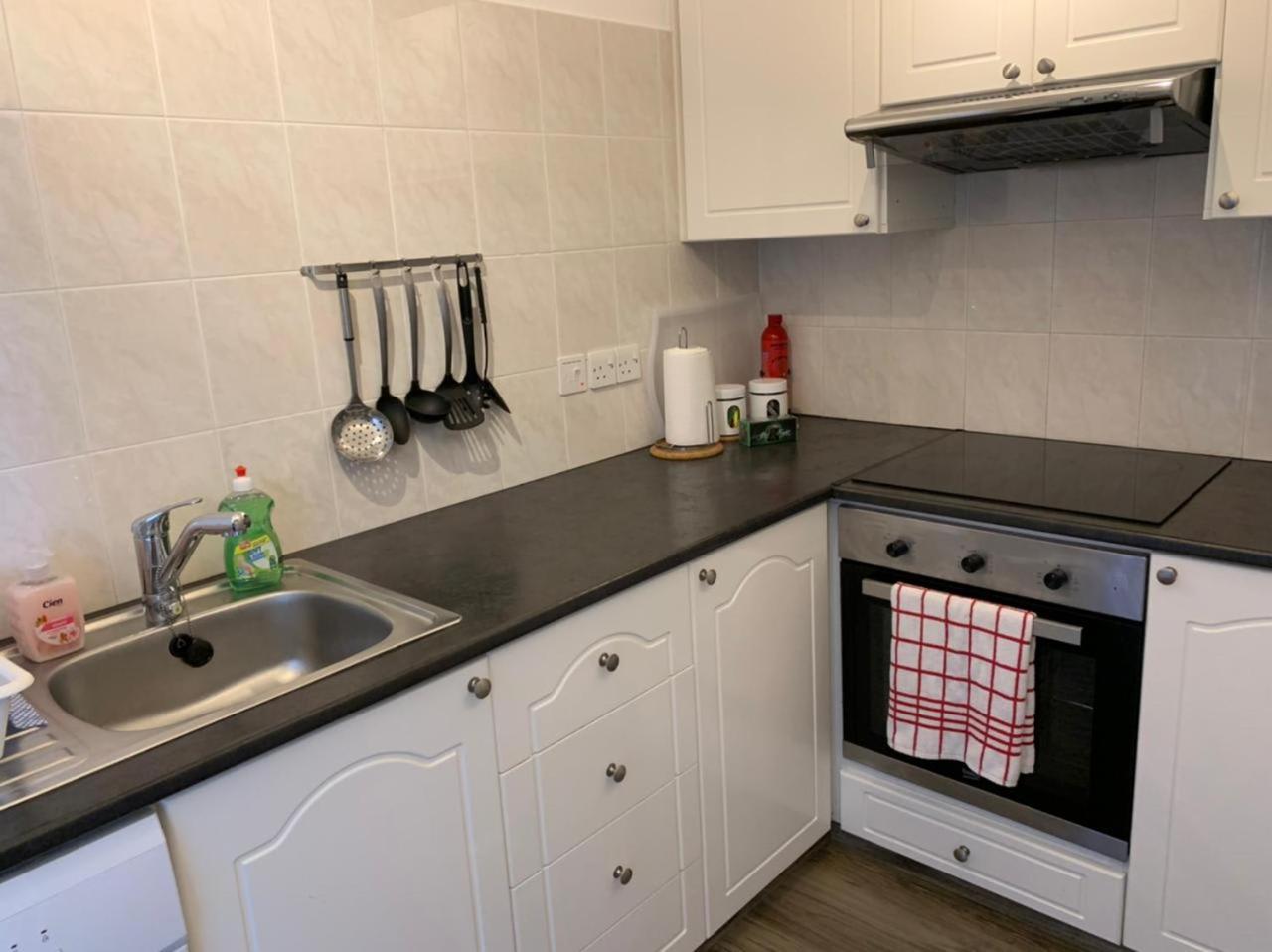Kings Palace - Modern And Stylish 1 Bedroom Apartment Paphos Exterior foto