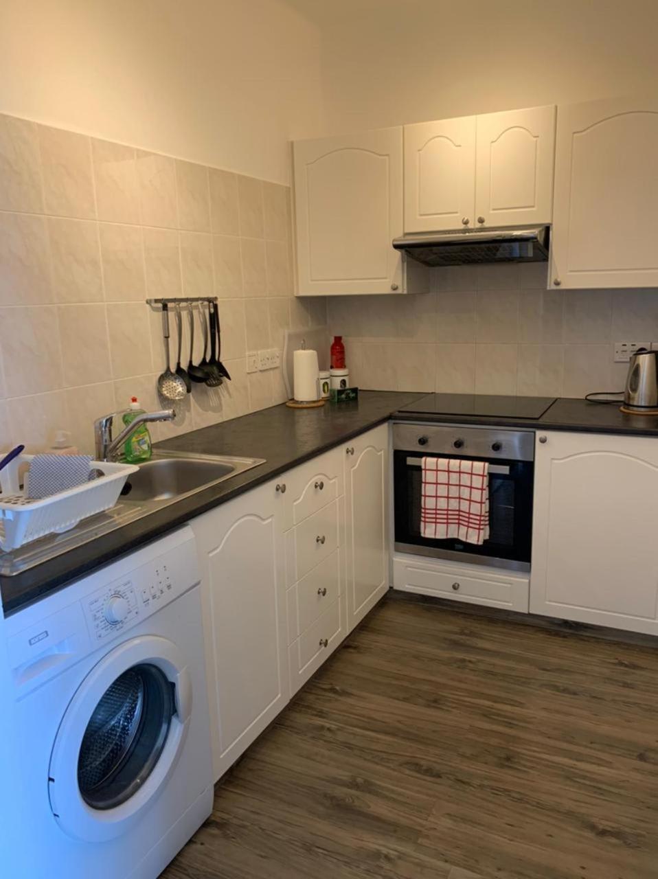 Kings Palace - Modern And Stylish 1 Bedroom Apartment Paphos Exterior foto