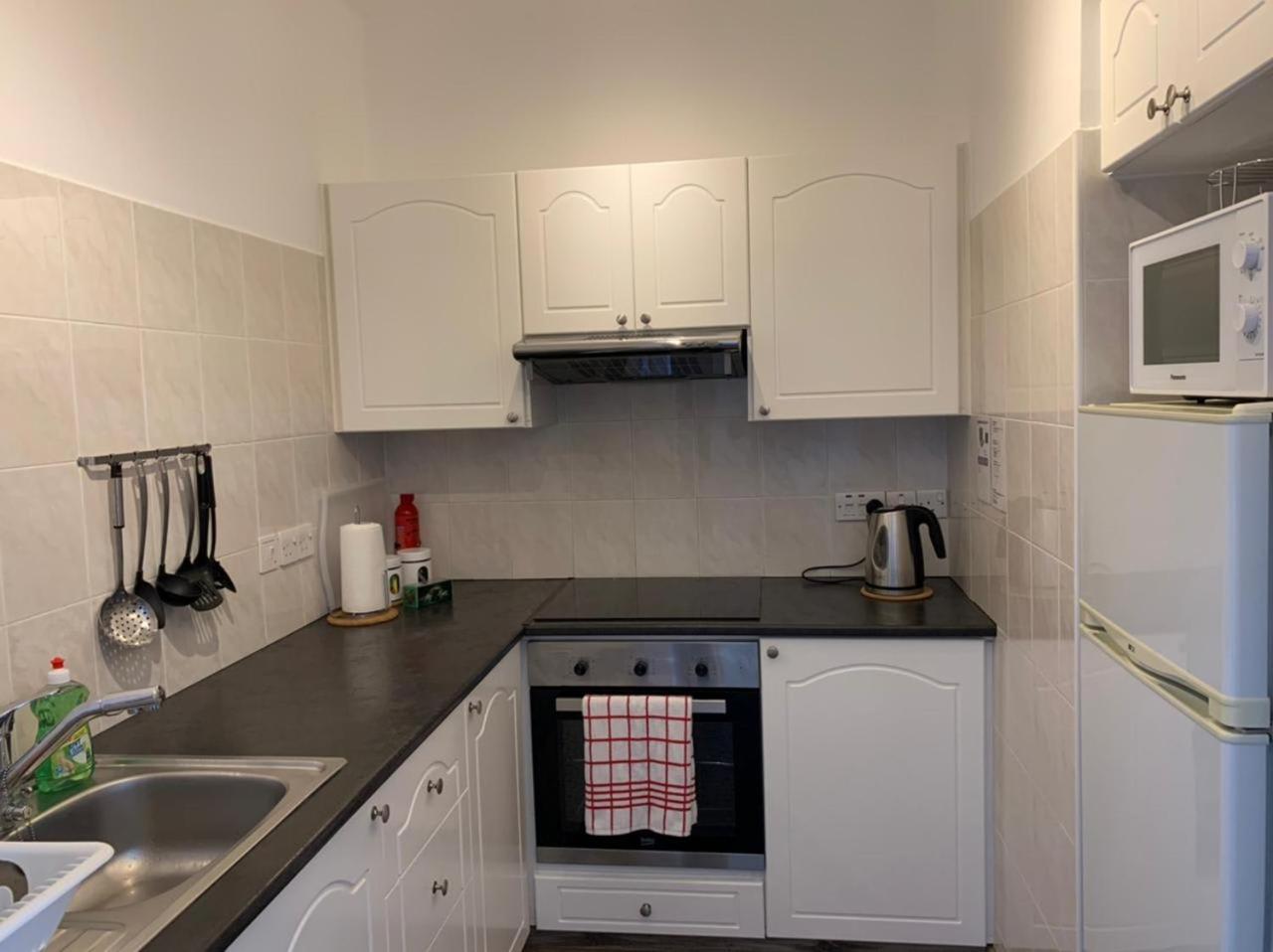 Kings Palace - Modern And Stylish 1 Bedroom Apartment Paphos Exterior foto